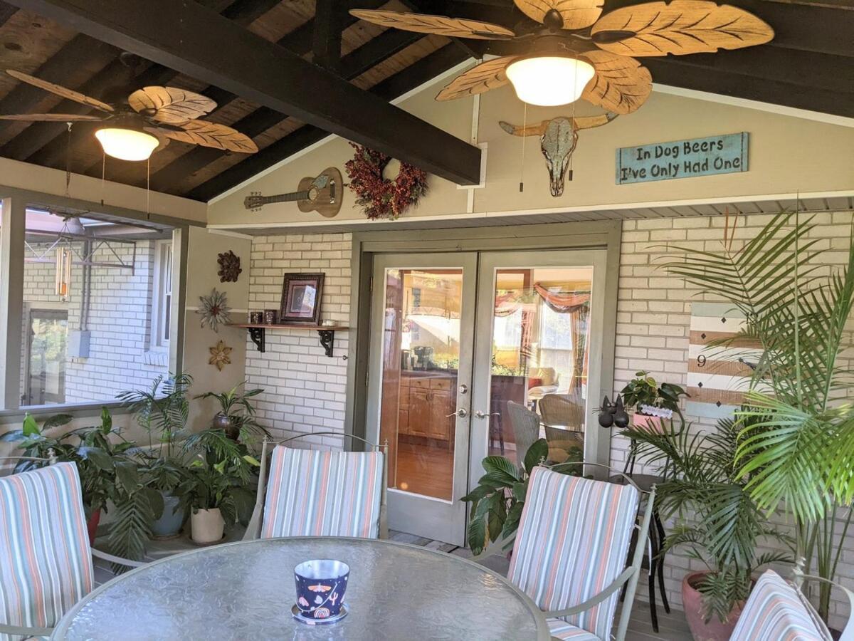 The Place Between The Lakes 4 Bedrooms 4 Beds *