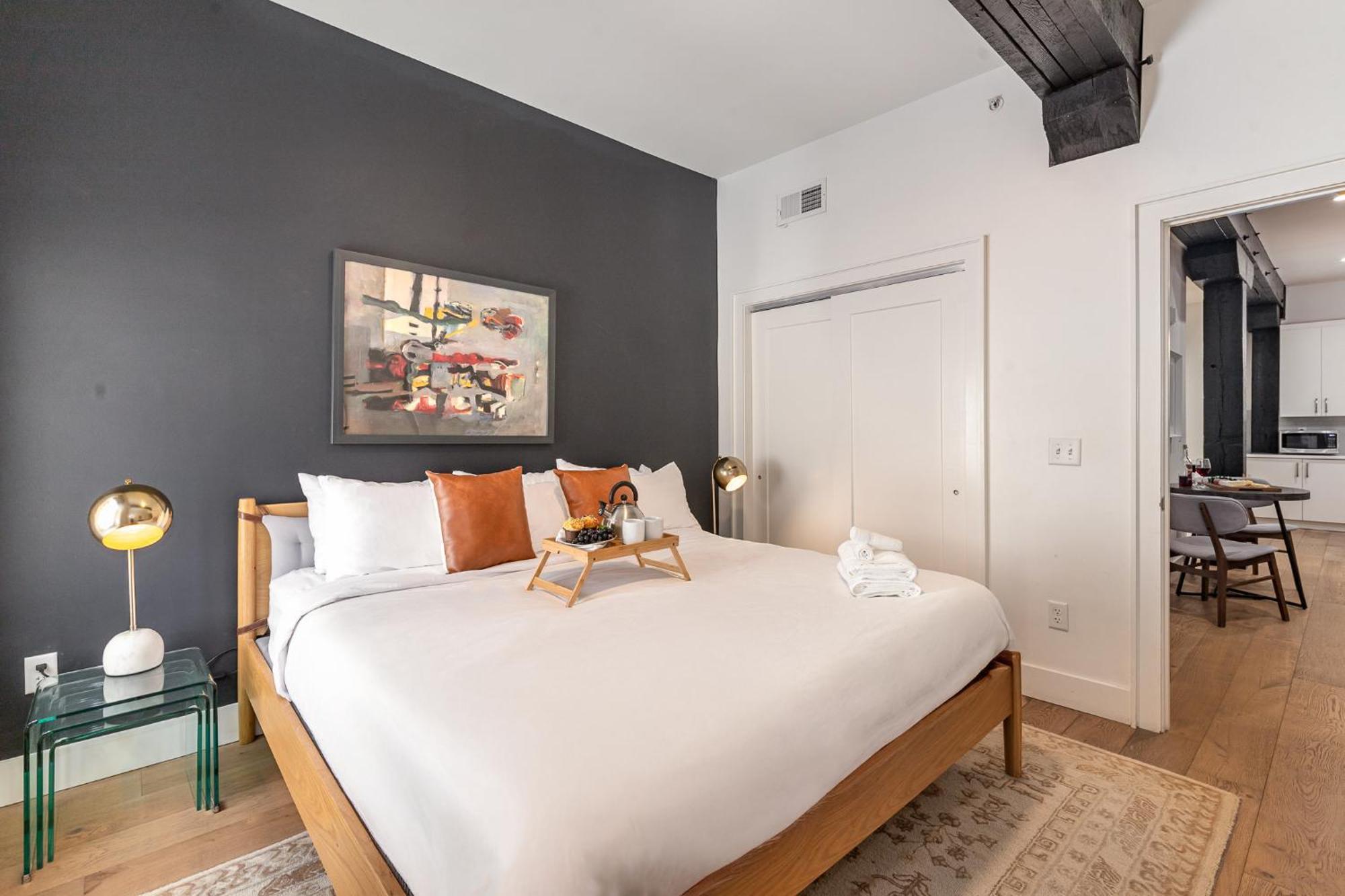 The Saddlery-setlist-4 Combo Unit-walk To Broadway Holiday home