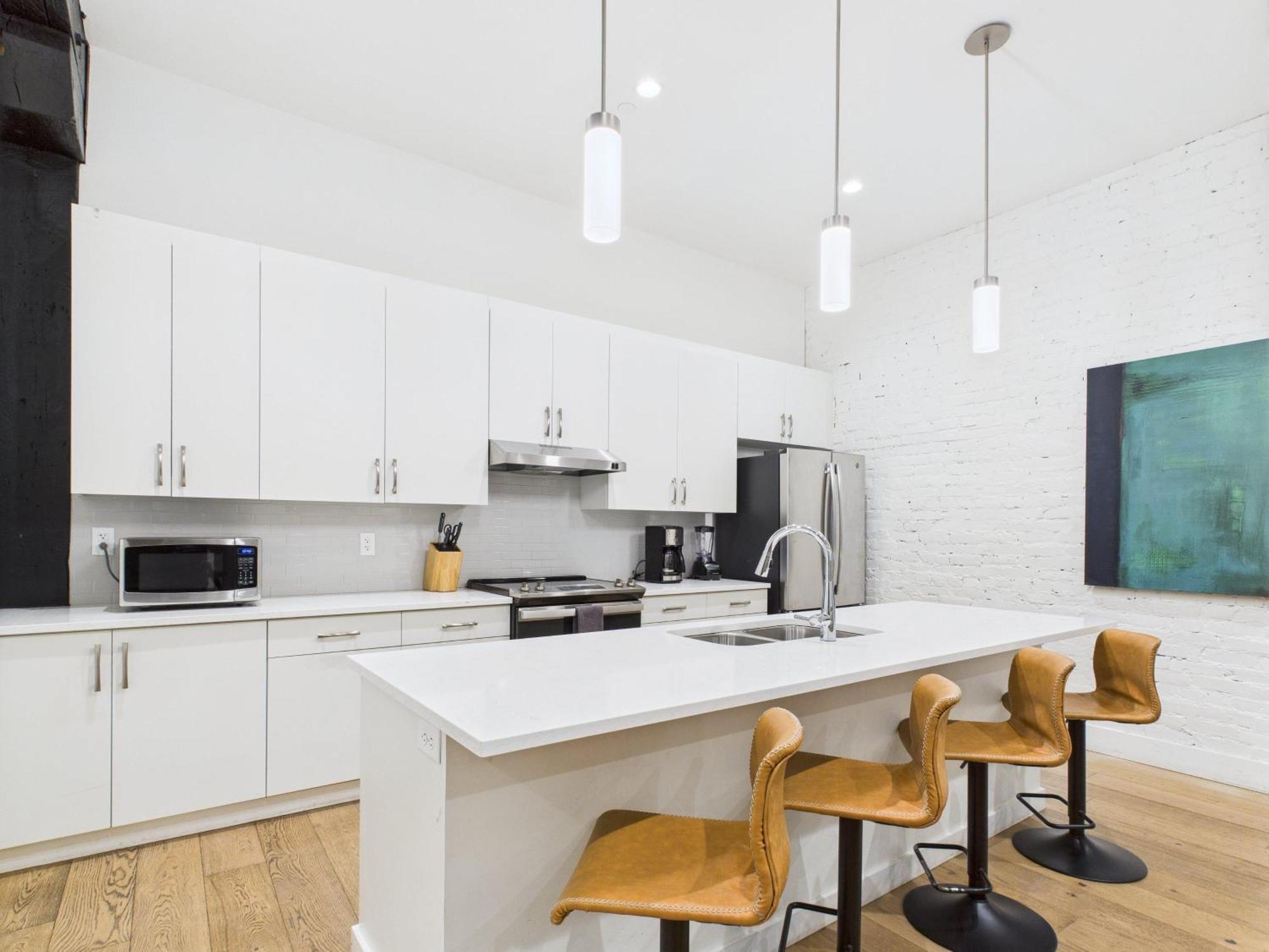 The Saddlery-setlist-4 Combo Unit-walk To Broadway Holiday home *