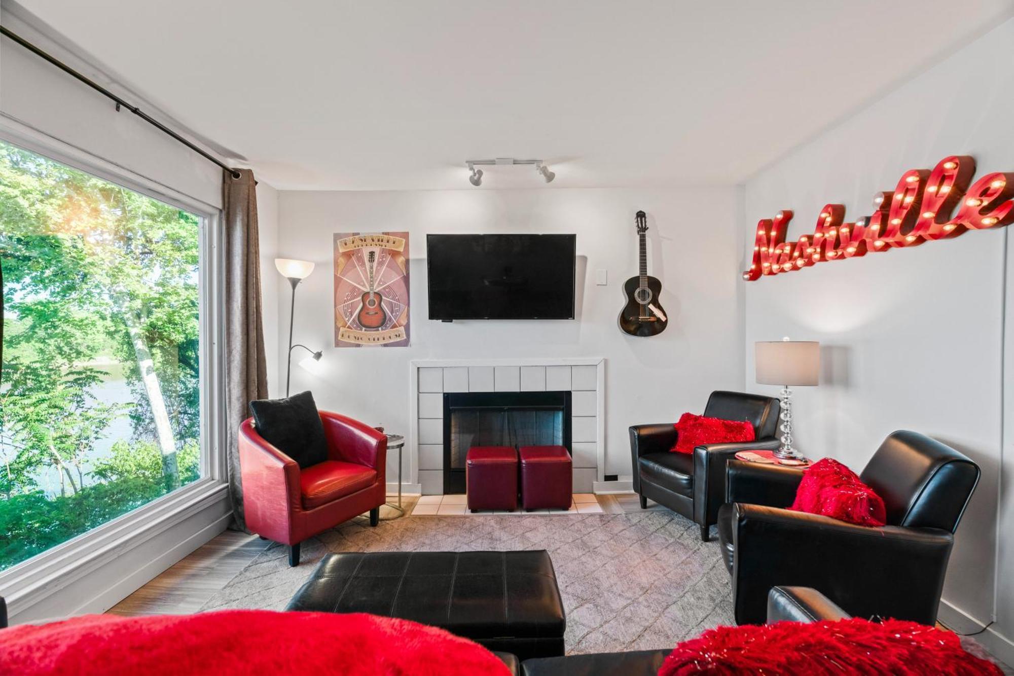 Apartment Heart Of Downtown/walk To Broadway & The Action/bars/music Venues/honky Tonks!