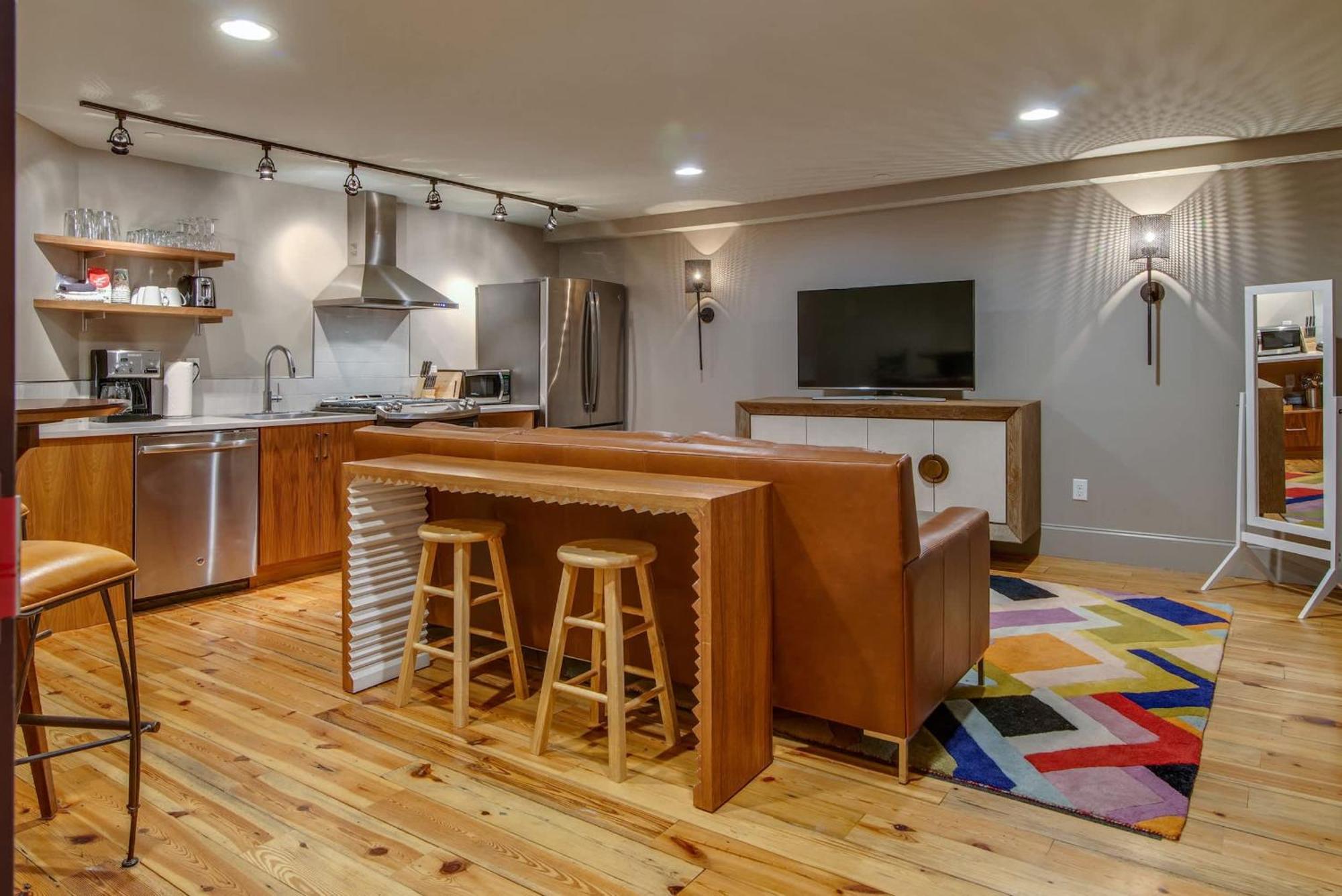 Comfy Family Retreat For 4 In Dt Walk To Broadway Holiday home *