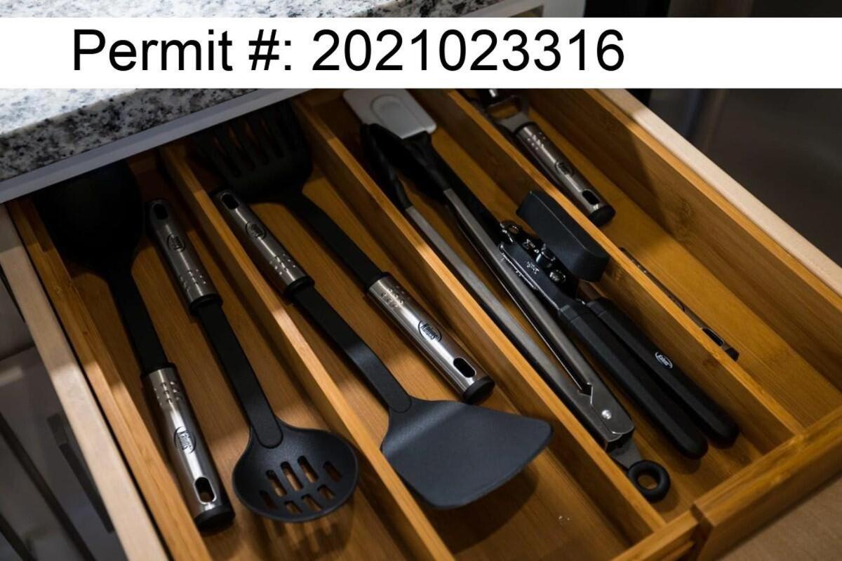 Holiday home New East Oasis 13beds Roofdeck Free Parking *