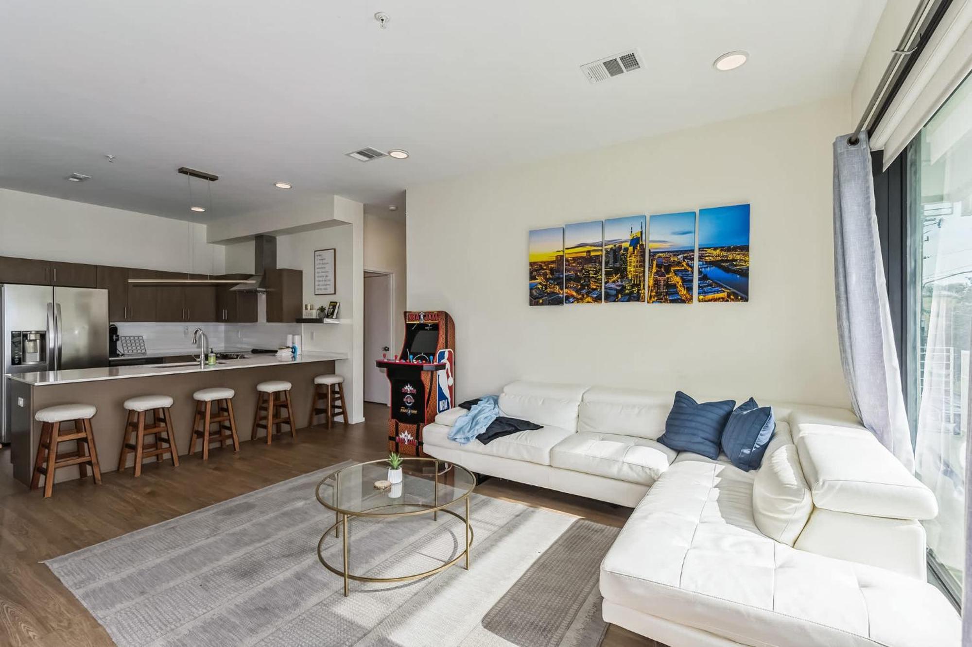 Trendy For 8 In Highly Walkable Neighborhood Holiday home