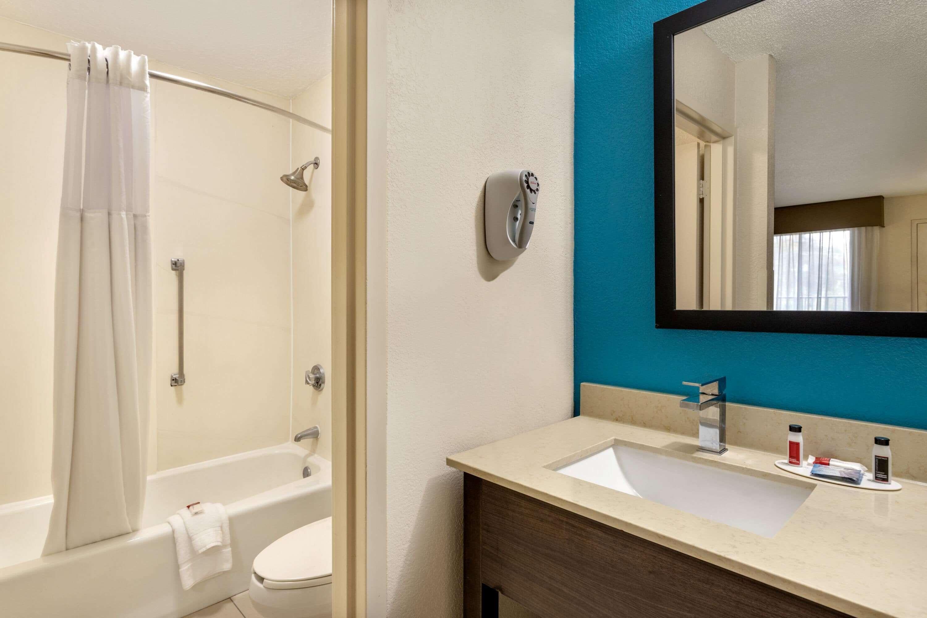 Baymont By Wyndham Airport Hotel 2*