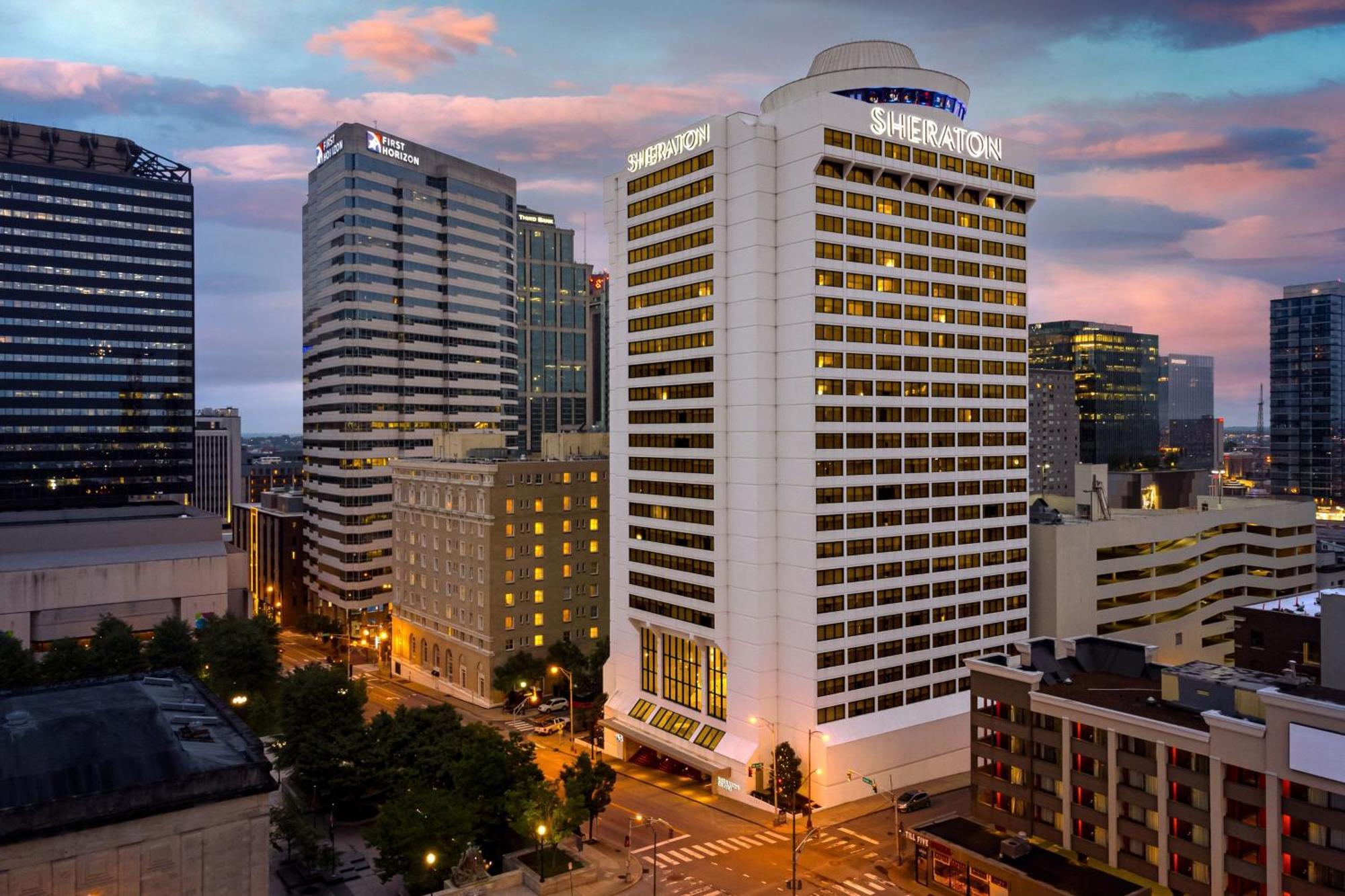 Sheraton Grand Downtown 4*
