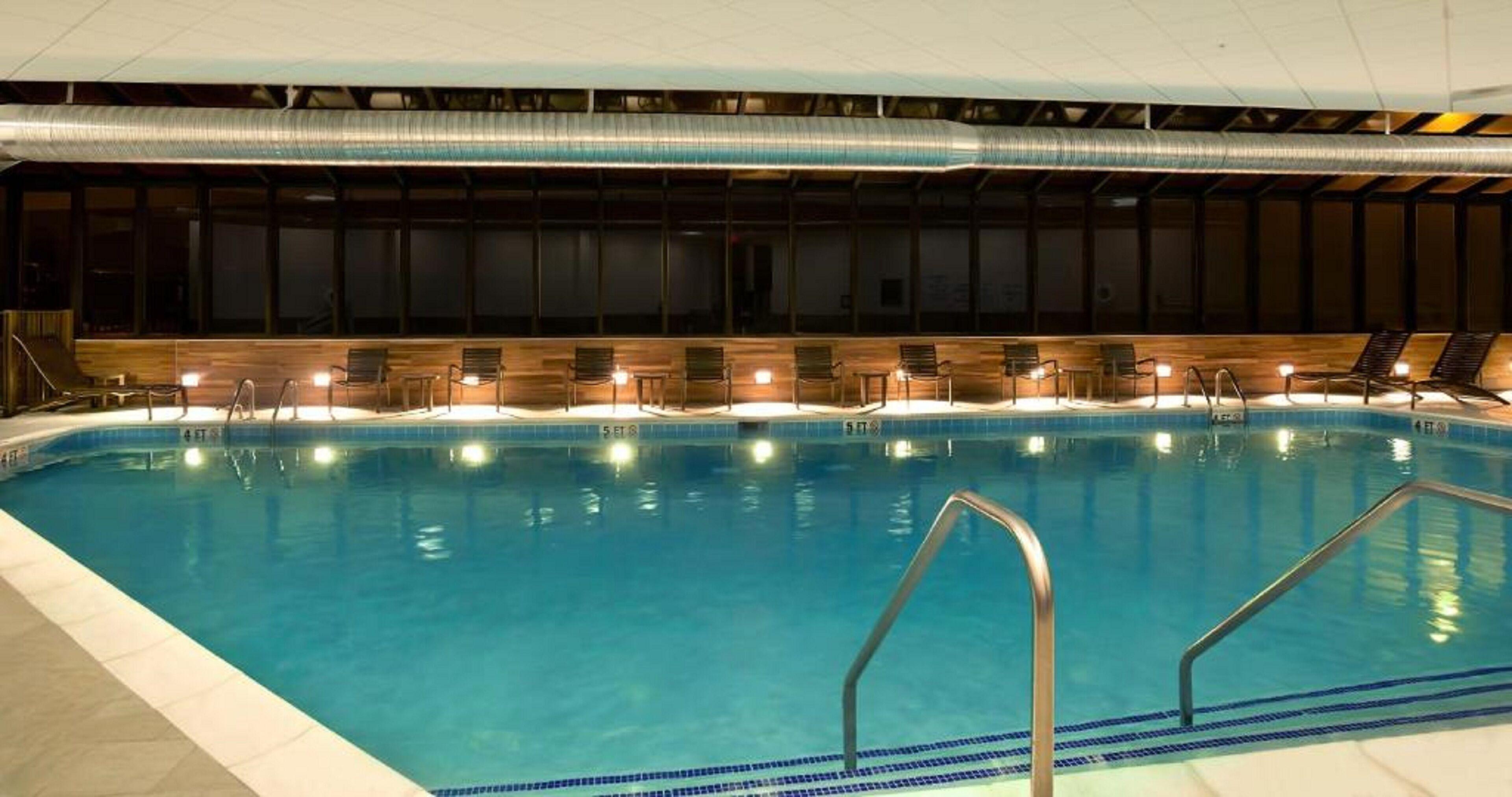Airport Marriott Hotel 4*