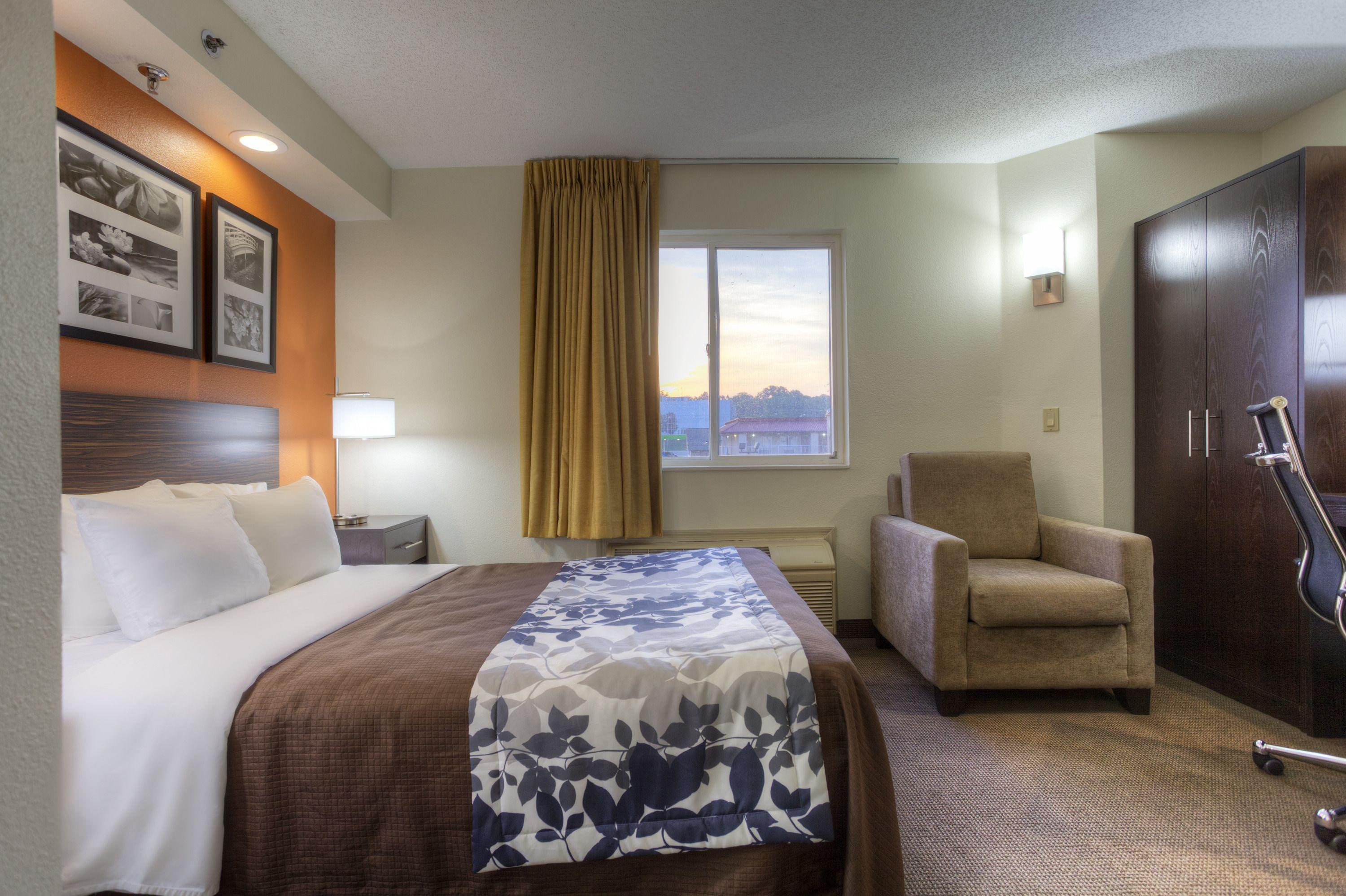 Sleep Near Percy Priest Inn 2*