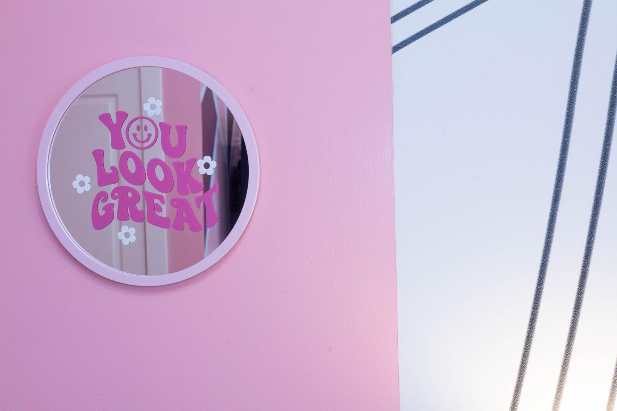 Apartment Lipstick & Boots 10 Min To Broadway, Music Row, Fun *