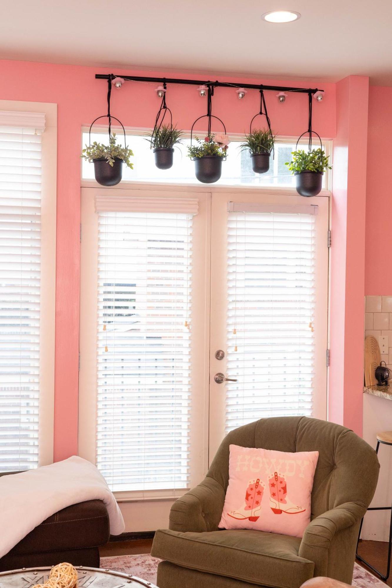 Lipstick & Boots 10 Min To Broadway, Music Row, Fun Apartment *