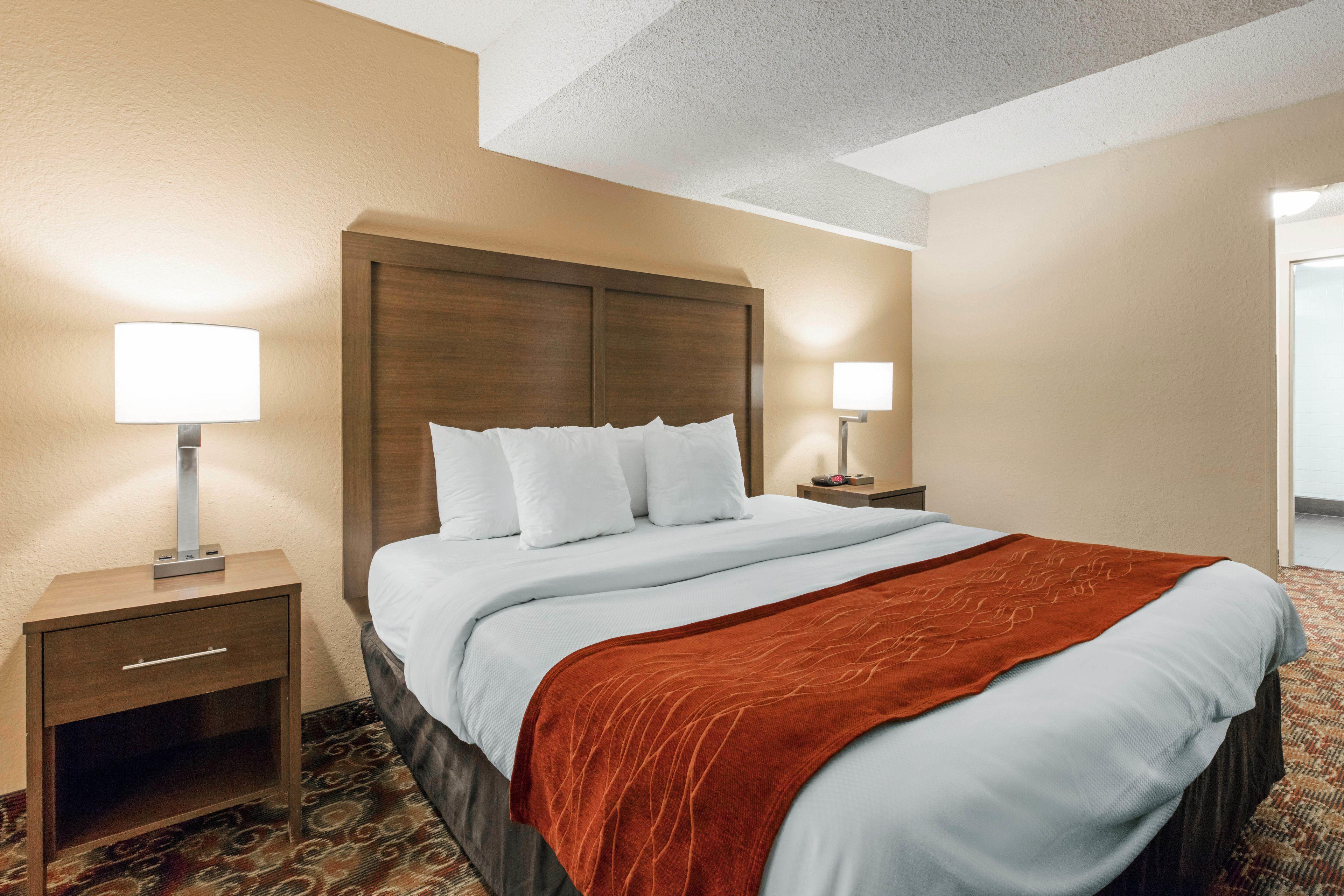 Comfort Downtown - Music Center Inn 4*