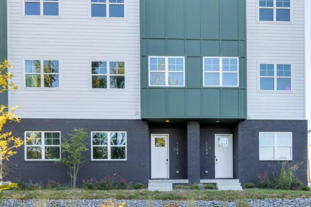 Holiday home Rooftop Views 4br 4ba 7 Beds Near Broadway Nashville