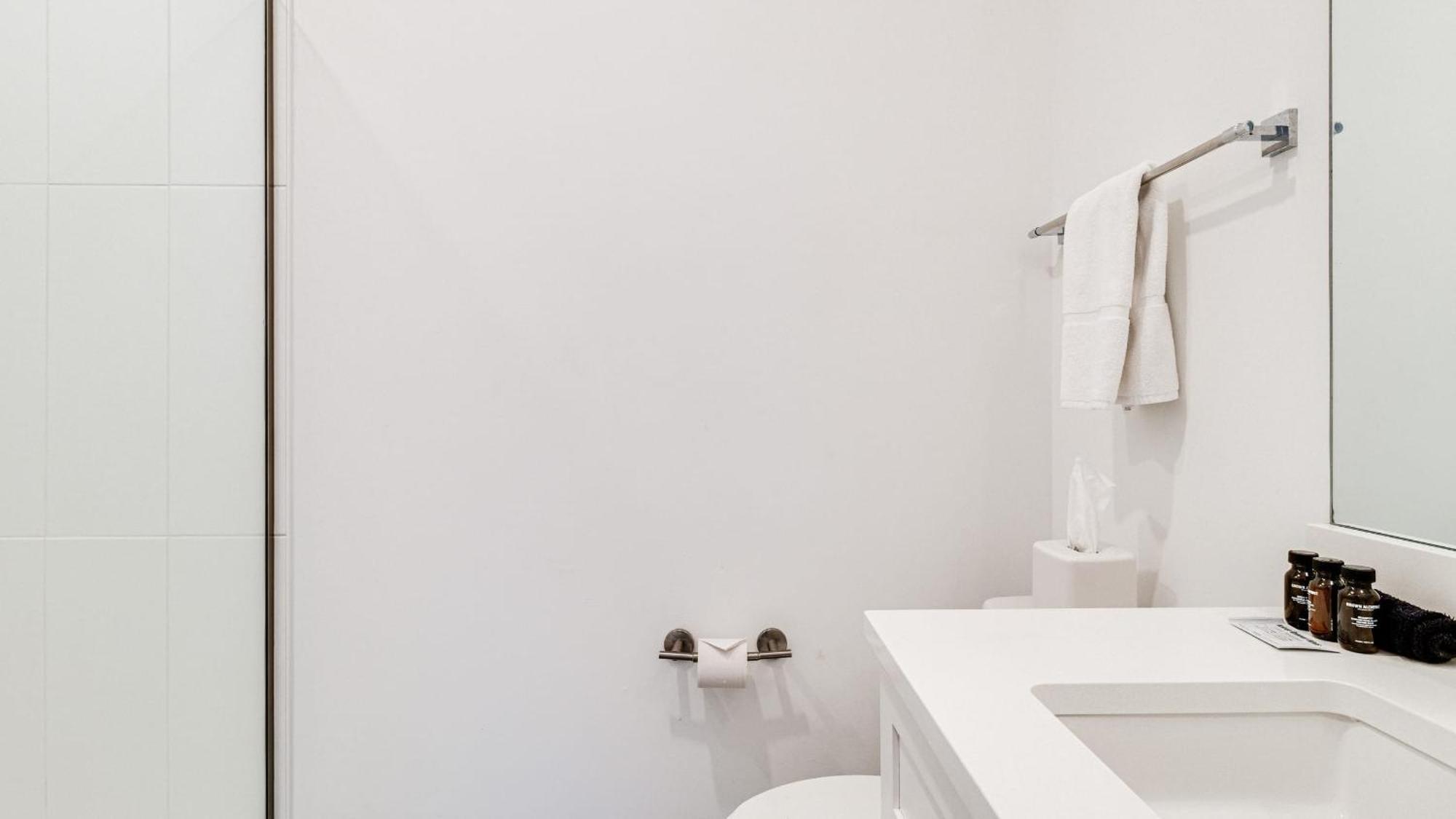 The Grove By Avantstay Stylish Group With Private Bathrooms