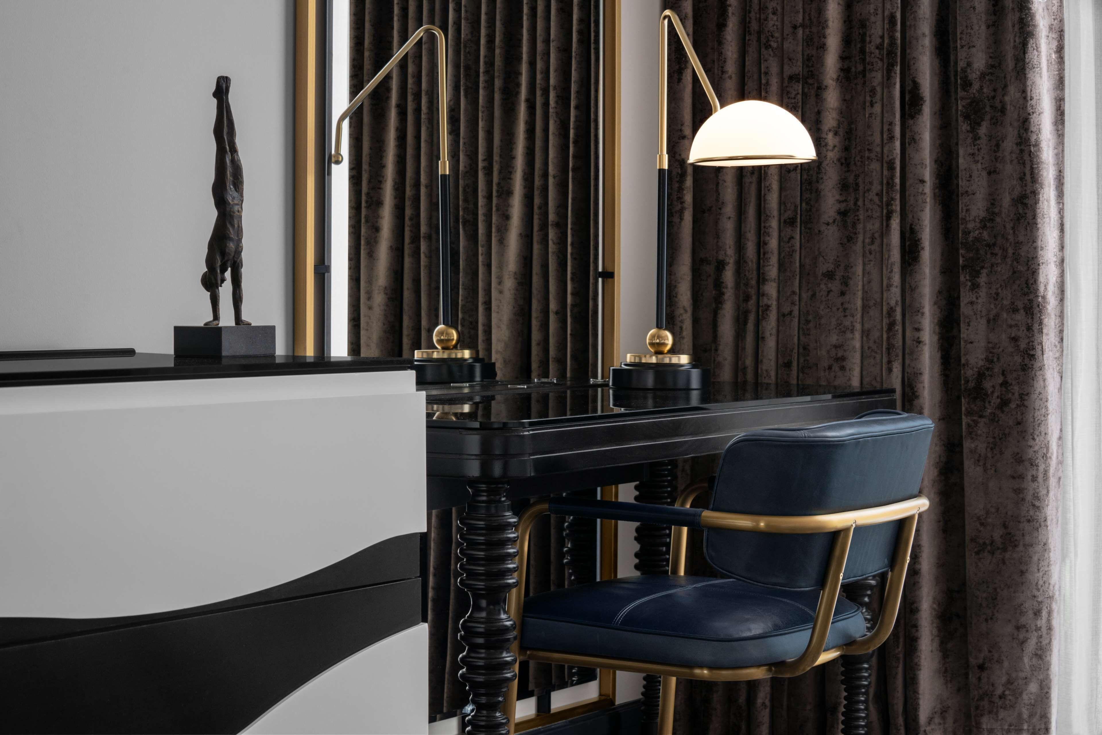 Fraye Nashville, Curio Collection By Hilton Nashville