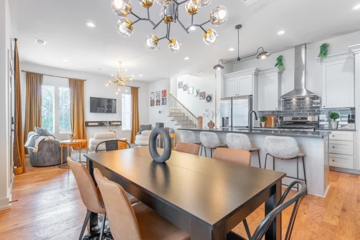 The Vault Royale By Local Holiday home Nashville