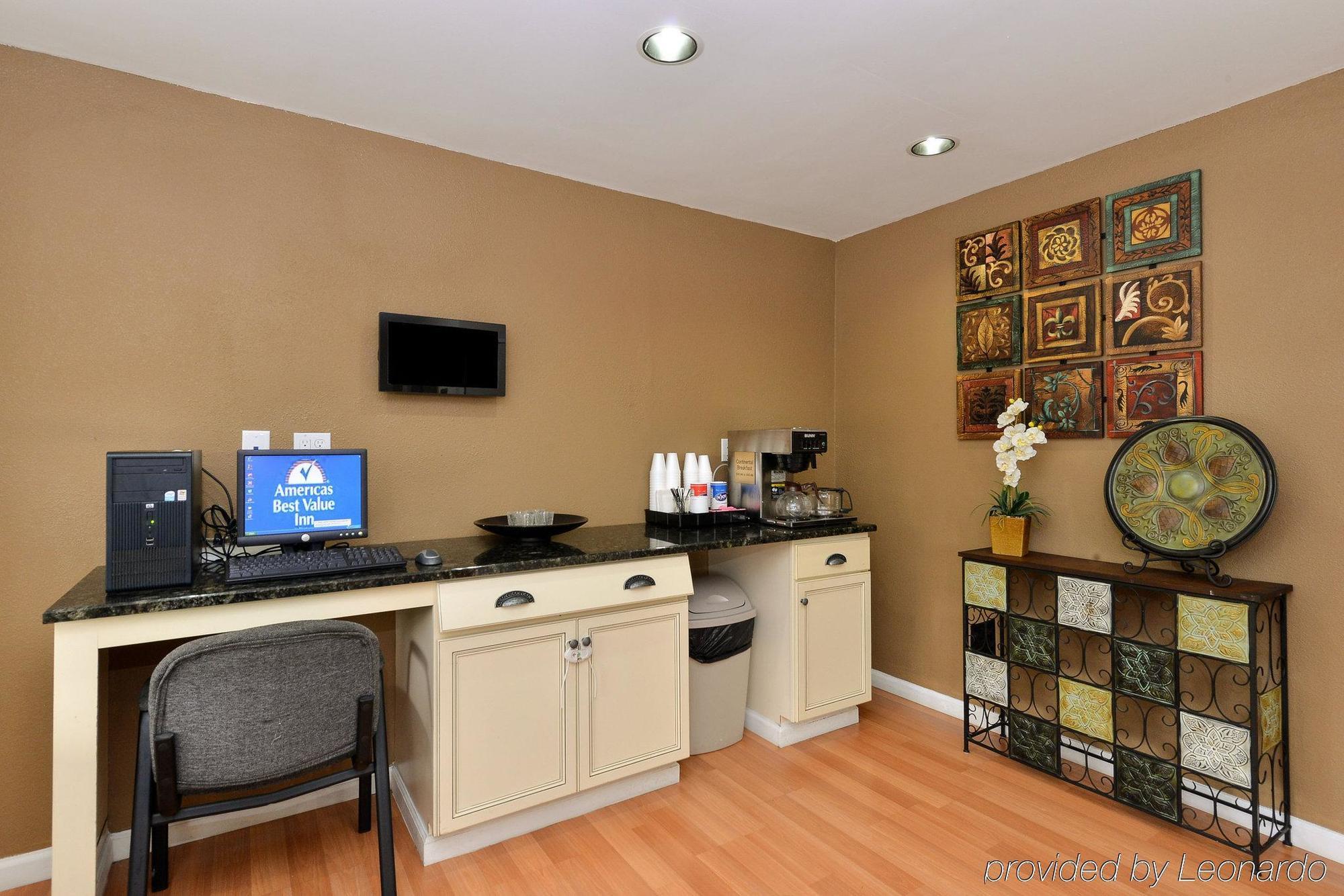 Americas Value Near Downtown Motel 2*