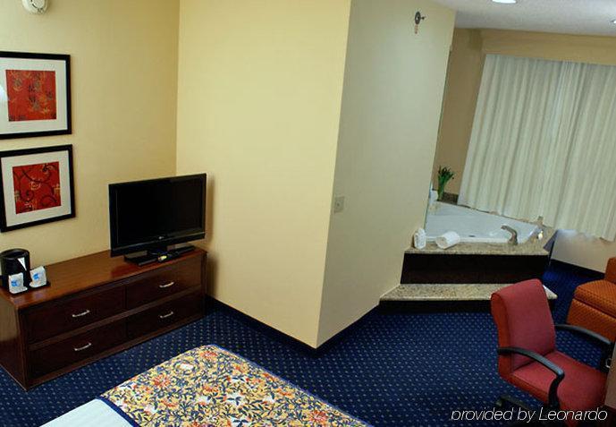 Courtyard By Marriott Downtown Hotel 3*