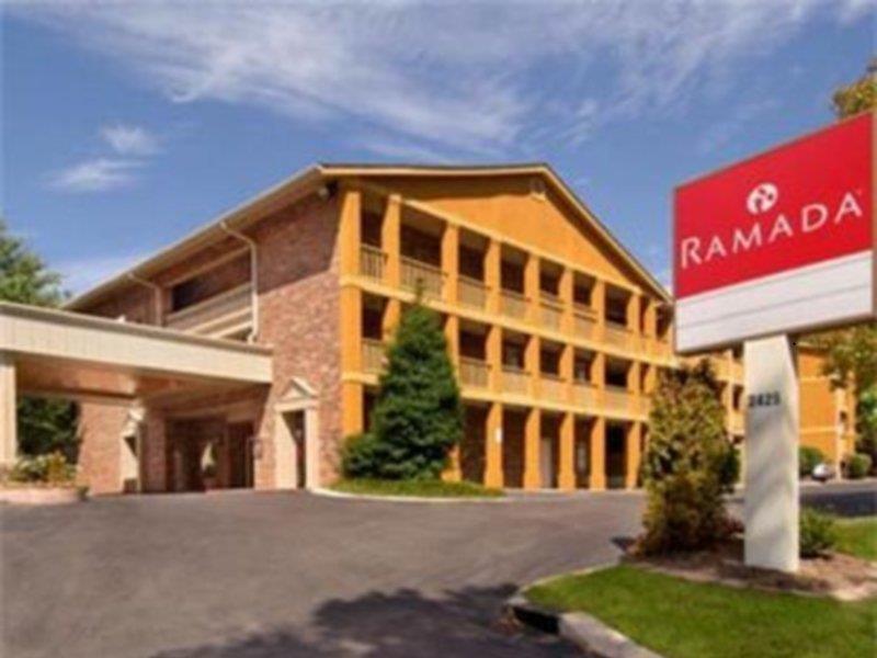 Hotel Red Lion & Airport 2*