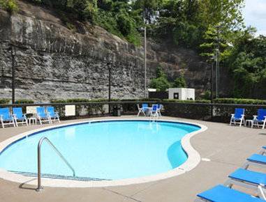 Hotel Baymont By Wyndham Airport Nashville