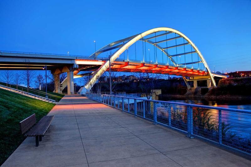 Cambria Downtown 4*