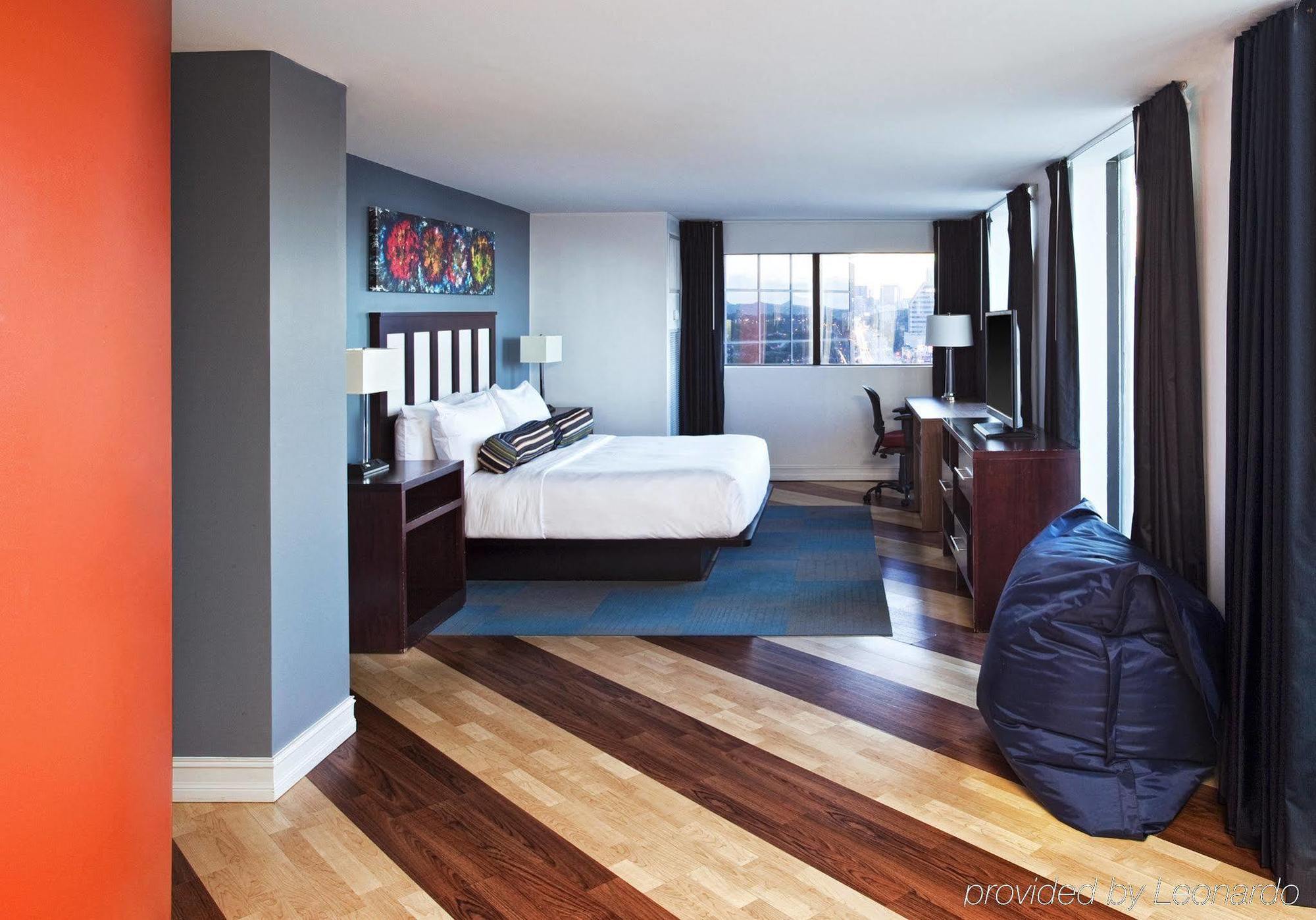 Aloft West End Hotel