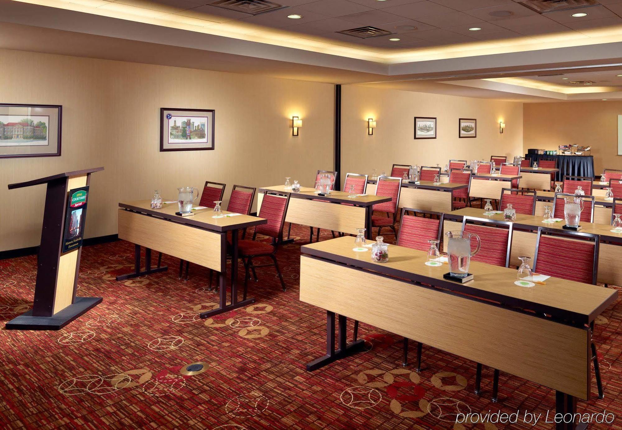 Courtyard By Marriott Downtown Hotel