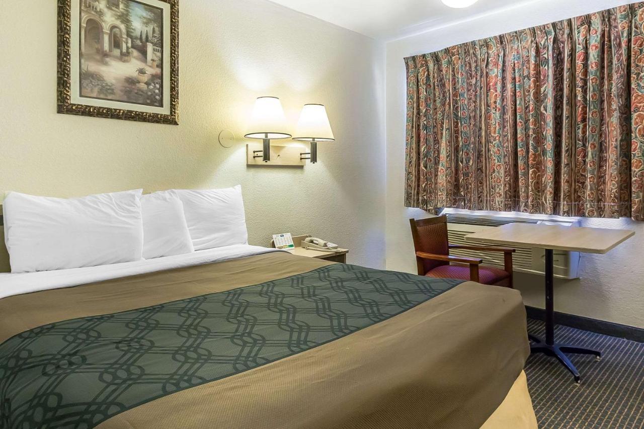 Rodeway Motel