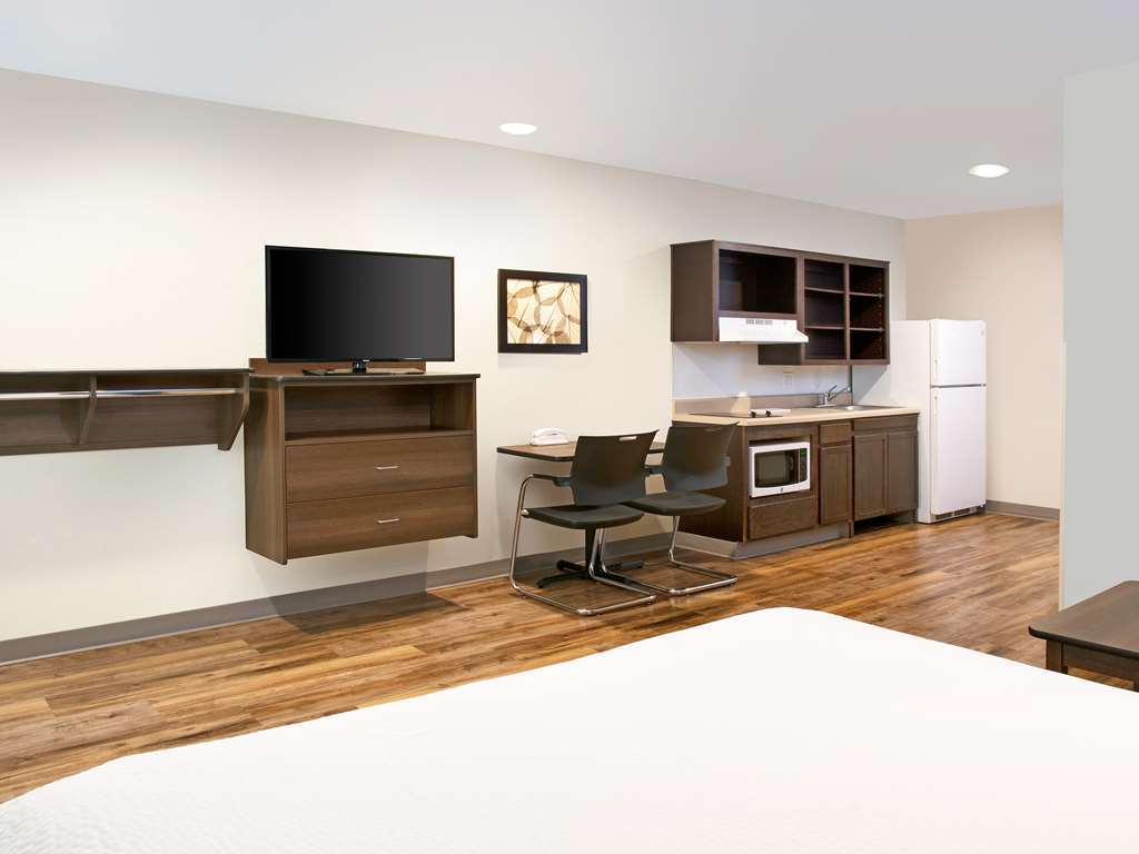 Woodspring Airport Hotel 2*