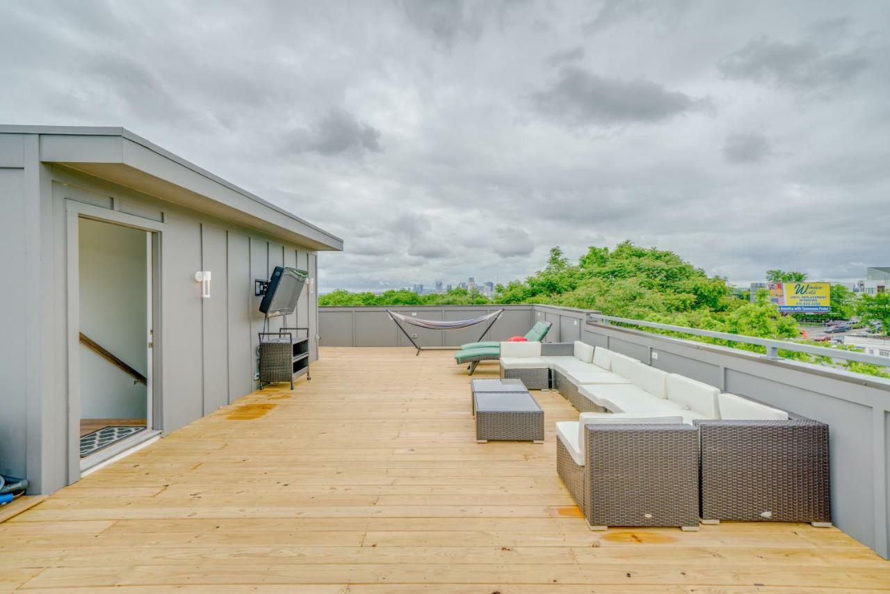 2 Rooftops Movie Theater 20 Guests - Luxury Downtown Views 2 Miles From Broadway Holiday home *
