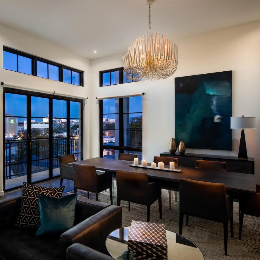 Hotel 121