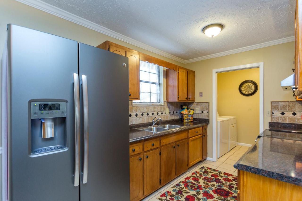 Charming Near Restaurants And Bars! Holiday home