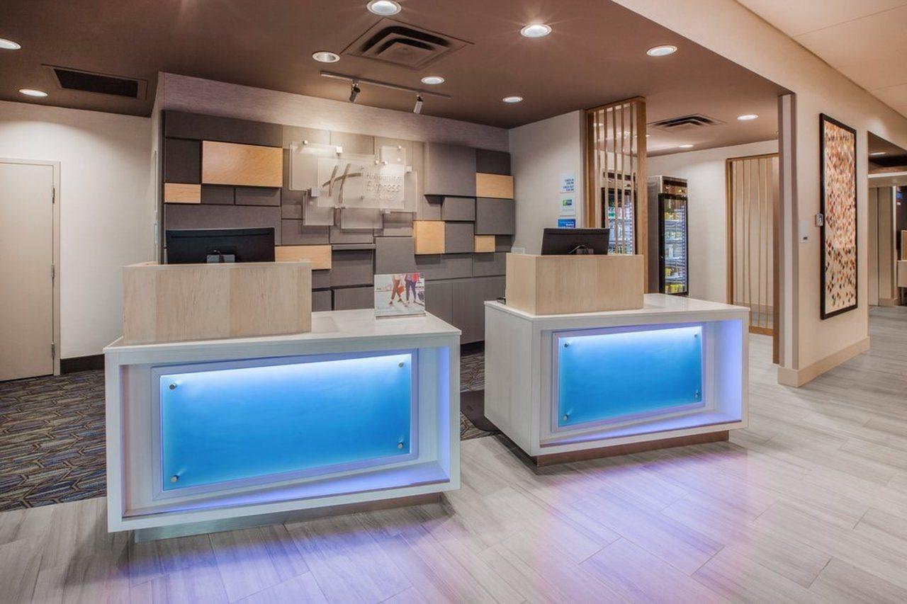 Express & - Metrocenter Downtown By Ihg 3*