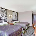 Super 8 by Wyndham Nashville/ Dntn/ Opryland Area