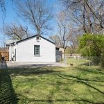 The Titan - Pet-Friendly Bungalow