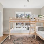 Serene Boho Chic Home-Mins To Dt