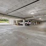 River View 2-Bedroom Apartment With Free Garage Parking