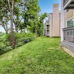 Condo With Pool And Free Parking Walk Downtown & Germantown