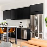 Stunning River View Condo Walk To Downtown Rooftop Patio