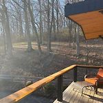 Modern Cabin Close To Downtown