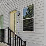 New Townhome 5 Mins To Broadway Sleeps 8