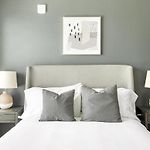 Landing Modern Apartment With Amazing Amenities