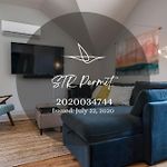 Modern East Nashville Gem, Walk To Local Favorites, Cozy Den, Workspace & Smart Tvs, Fully Equipped Kitchen, Garage & Fast Wifi, Near Mas Tacos, Rosepepper & Five Points, 10 Min To Broadway & Nissan Stadium, 24 Hr Hospitality