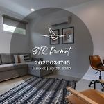 Stylish East Nash Townhouse, Walk To Favorite Eats, Cozy Den, Workspace, Smart Tvs And Fast Wifi, Full Kitchen, Garage And 24 Hr Hospitality, Near Mas Tacos, Rosepepper And Five Points, 10 Min To Broadway