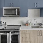 Landing Modern Apartment With Amazing Amenities