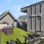 Gorgeous East Nashville House With Rooftop Patio, Garage, 9 Beds, 3 Miles To Downtown