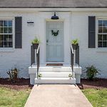 Charming House By Vanderbilt And Belmont University