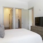 Landing Modern Apartment With Amazing Amenities