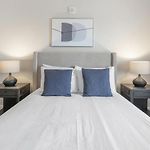 Landing Modern Apartment With Amazing Amenities