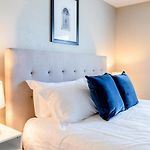 Landing Modern Apartment With Amazing Amenities