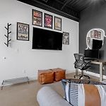 New Studio Sleeps 4 - 7 Mins To Dwtn