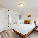 Capitol Hill Retreat A